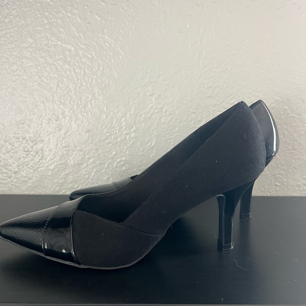 FIONI Black Embossed Patent Leather Suede Heels - Picture 4 of 7